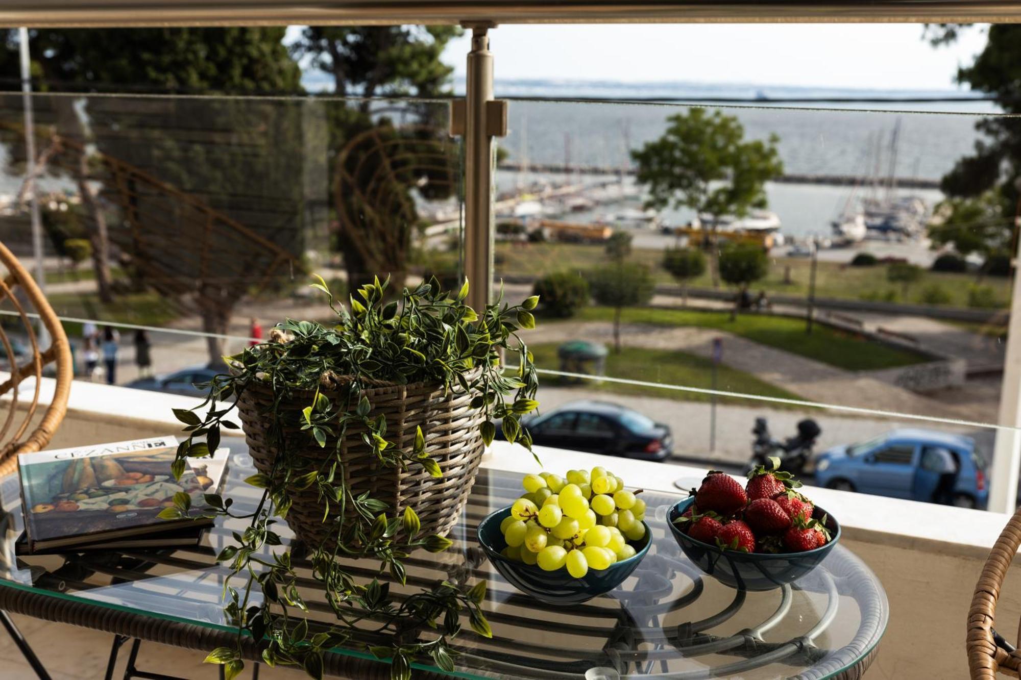 Champagne Sea View Apartment By Binobi! Thessaloniki Exterior photo